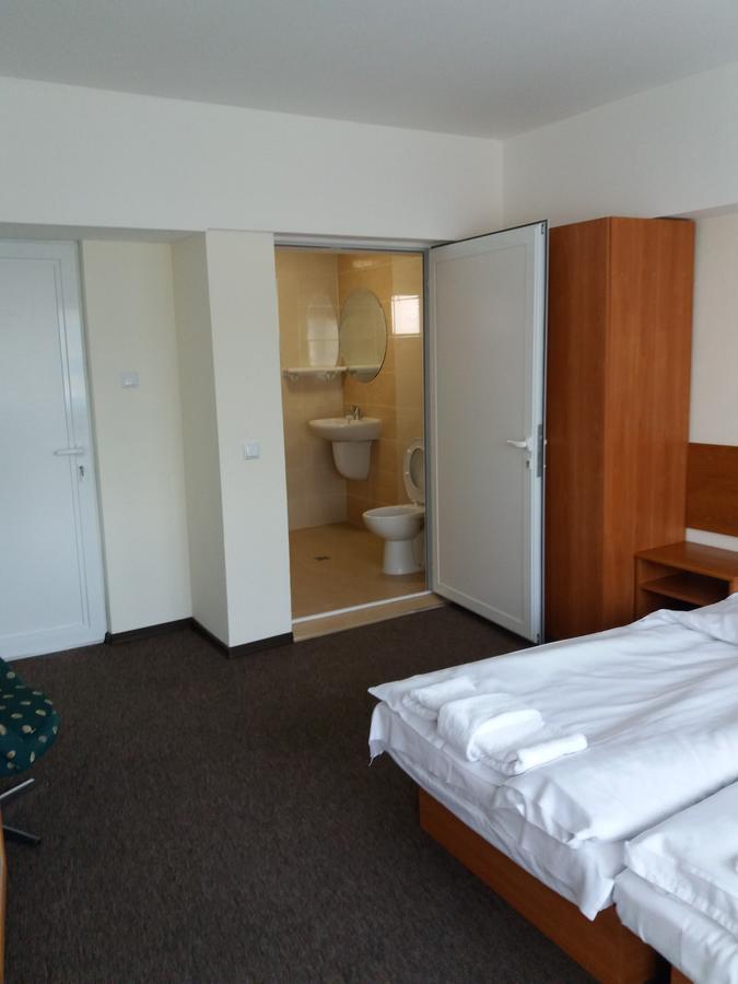 Hotel Stroitel Hisarya Eksteriør billede
